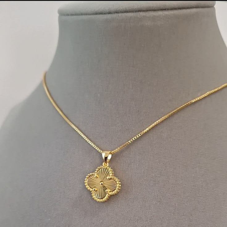 Clover Pendant