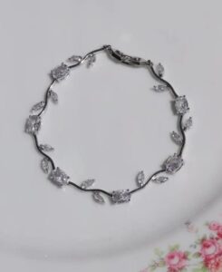Tulip Dream Bracelet, Coquette Flower Bracelet - Etsy